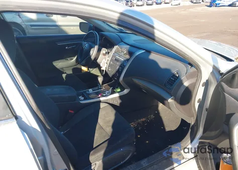 2015 Nissan Altima 2.5 S z USA, uszkodzony, nr VIN 1N4AL3AP6FN371139